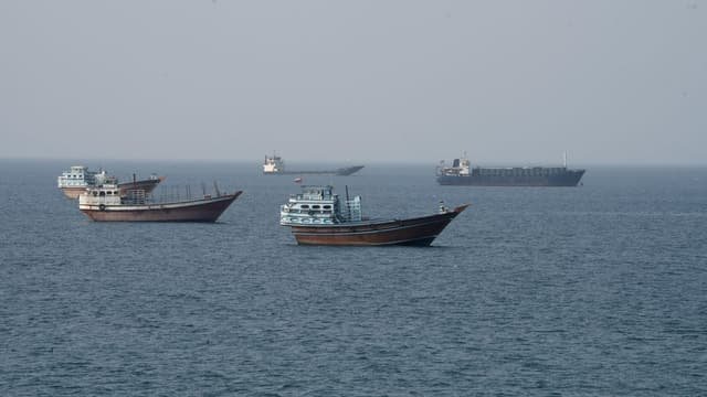 Golfo Pérsico investe bilhões para reduzir dependência do Estreito de Ormuz