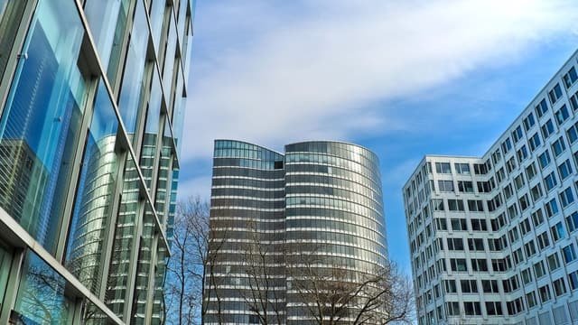 Comparar FIIs com CDI faz sentido? Entenda as diferenças além da rentabilidade